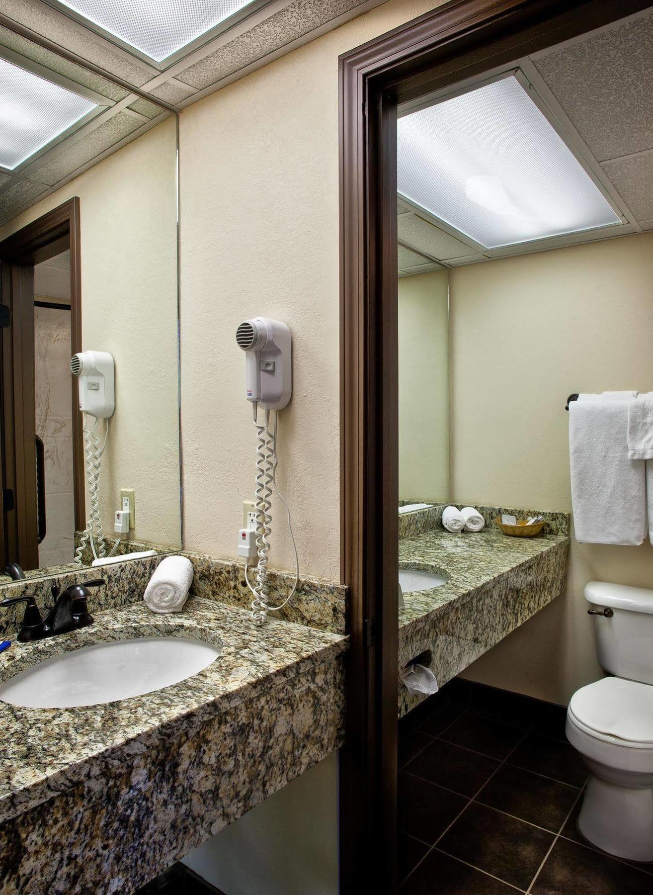 Helendorf River Inn, Suites & Conference Center Extérieur photo