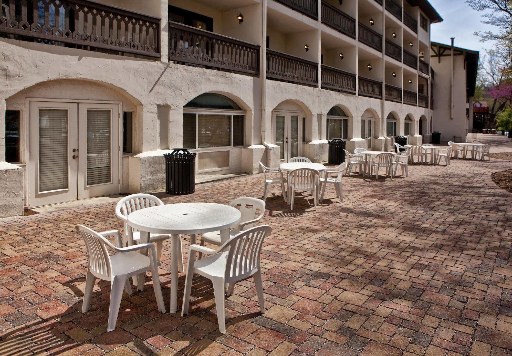 Helendorf River Inn, Suites & Conference Center Extérieur photo